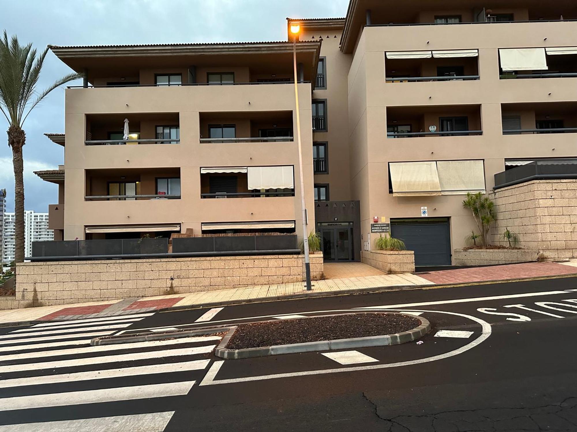 2 Bedroom With Parking, Wifi, Views & Heated Pool Playa Paraíso Eksteriør bilde
